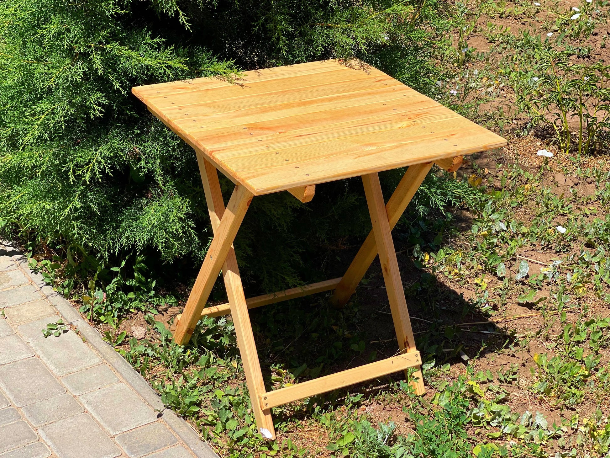 Wooden outdoor portable table Hedgehog Decor