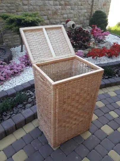Wicker laundry basket with lid Hedgehog Decor